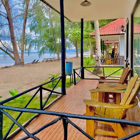 Marjoly Beach Resort Telukbakau Bagian luar foto