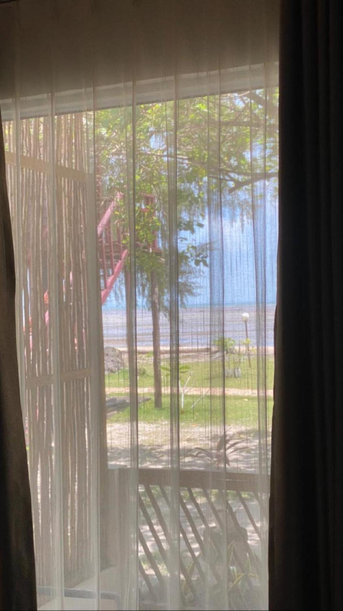 Marjoly Beach Resort Telukbakau Bagian luar foto