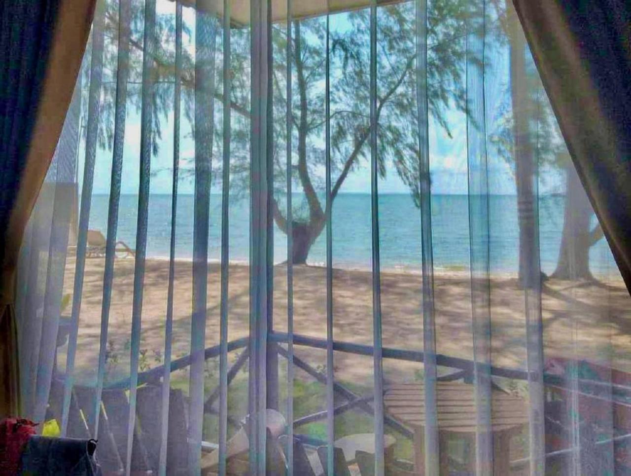 Marjoly Beach Resort Telukbakau Bagian luar foto