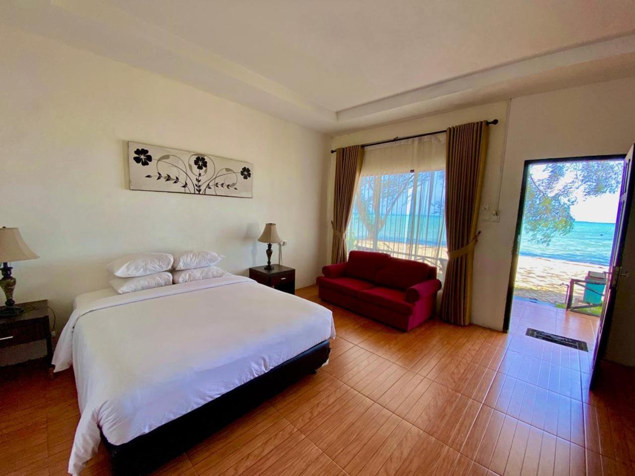 Marjoly Beach Resort Telukbakau Bagian luar foto