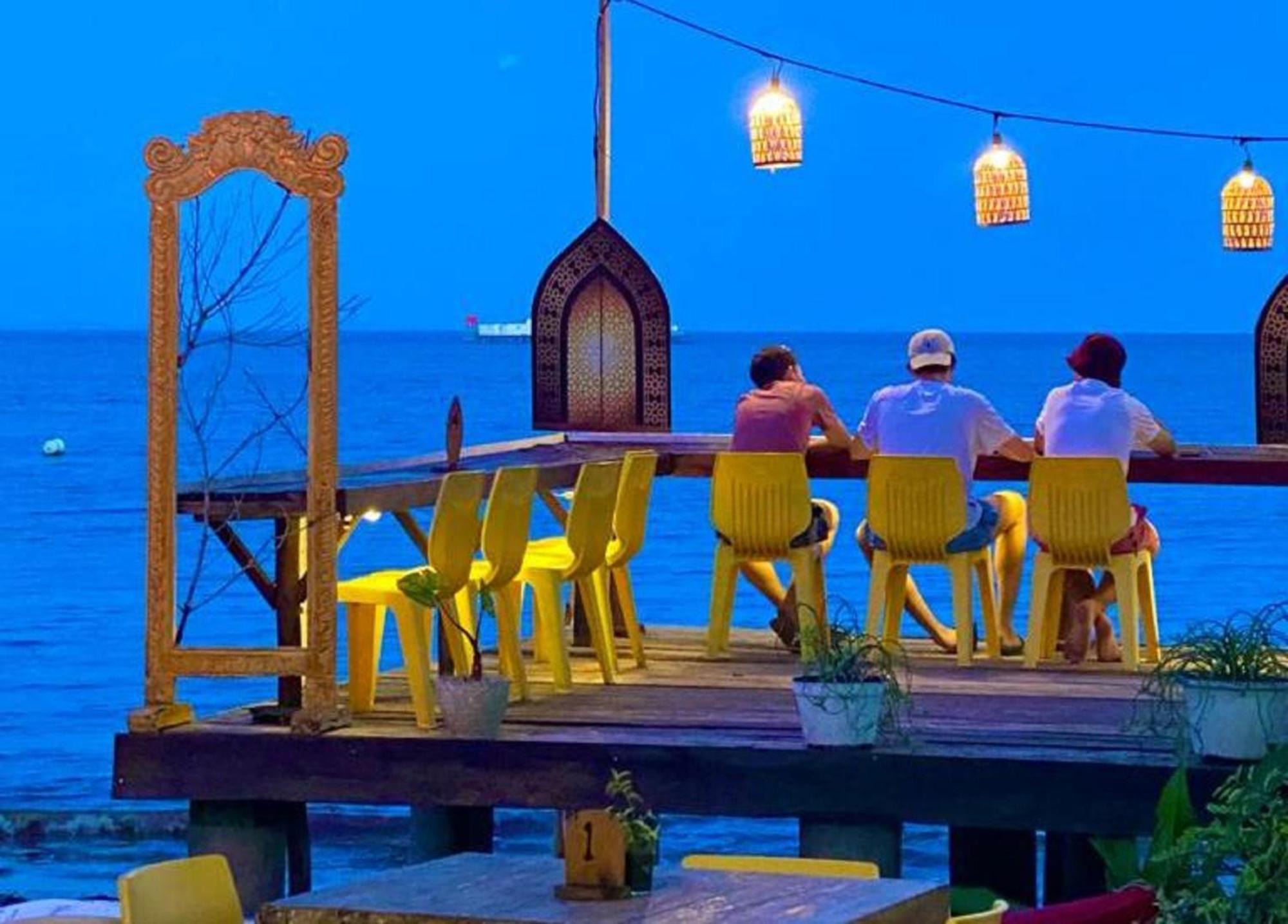 Marjoly Beach Resort Telukbakau Bagian luar foto
