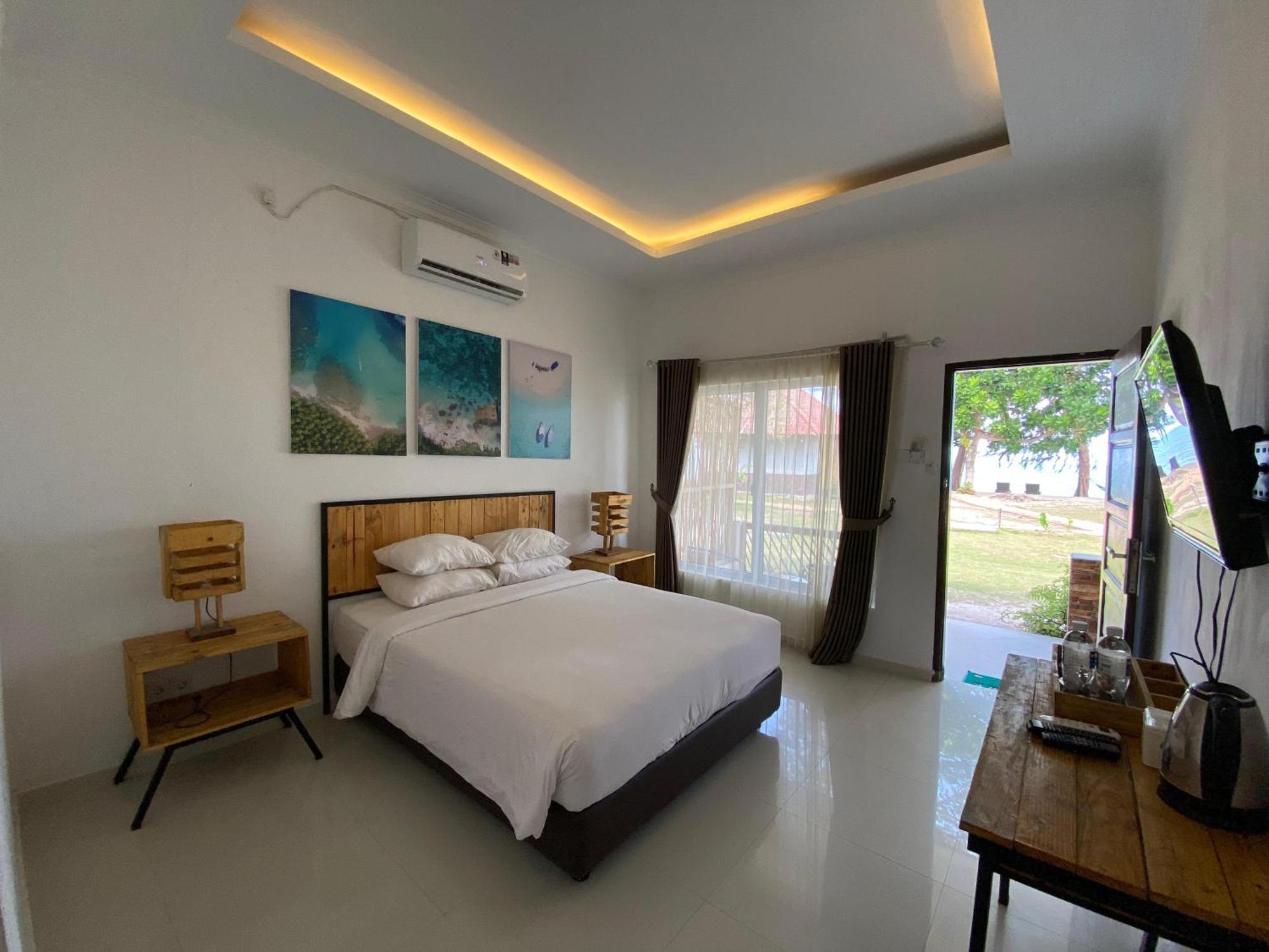 Marjoly Beach Resort Telukbakau Bagian luar foto