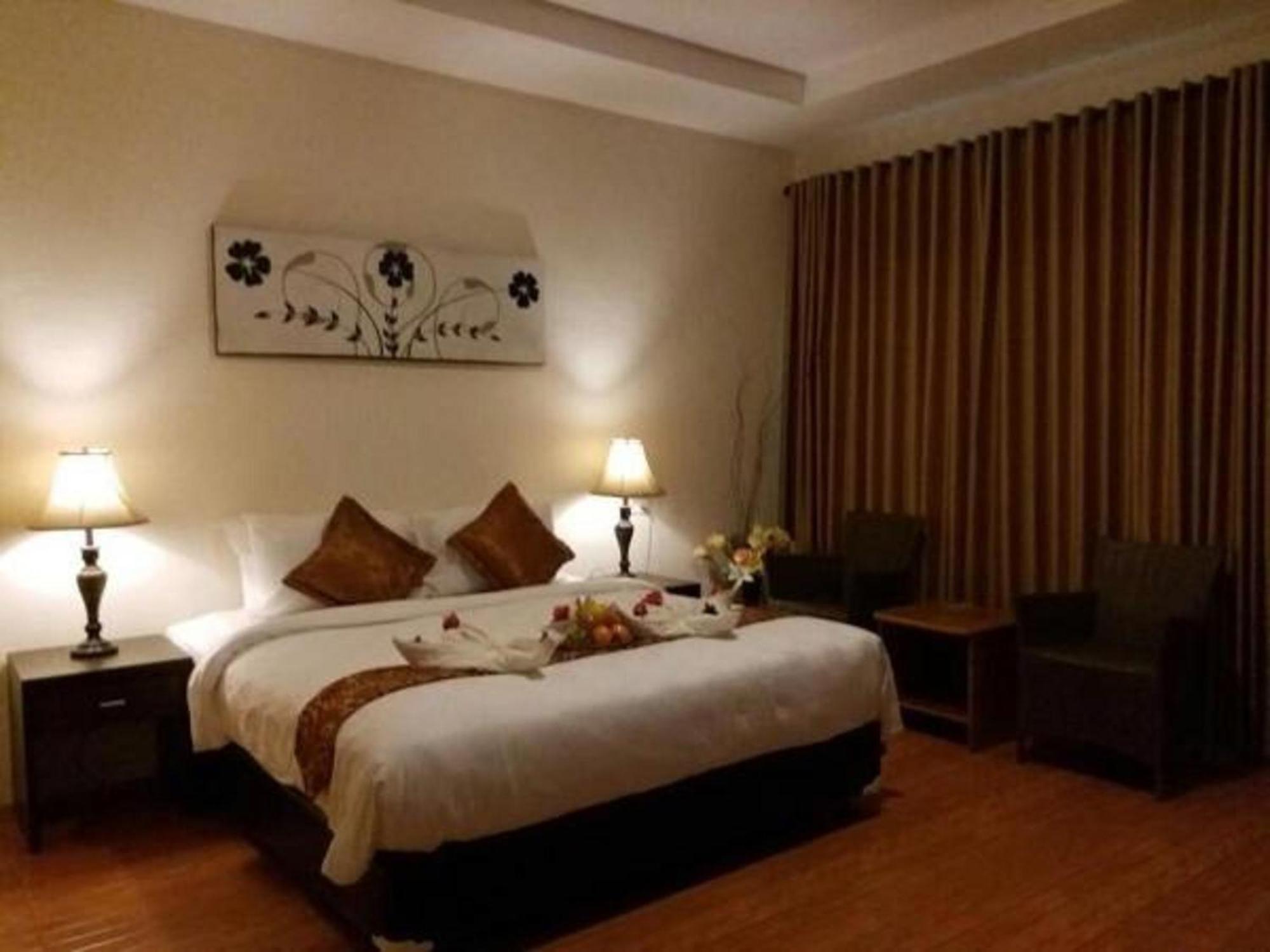 Marjoly Beach Resort Telukbakau Bagian luar foto