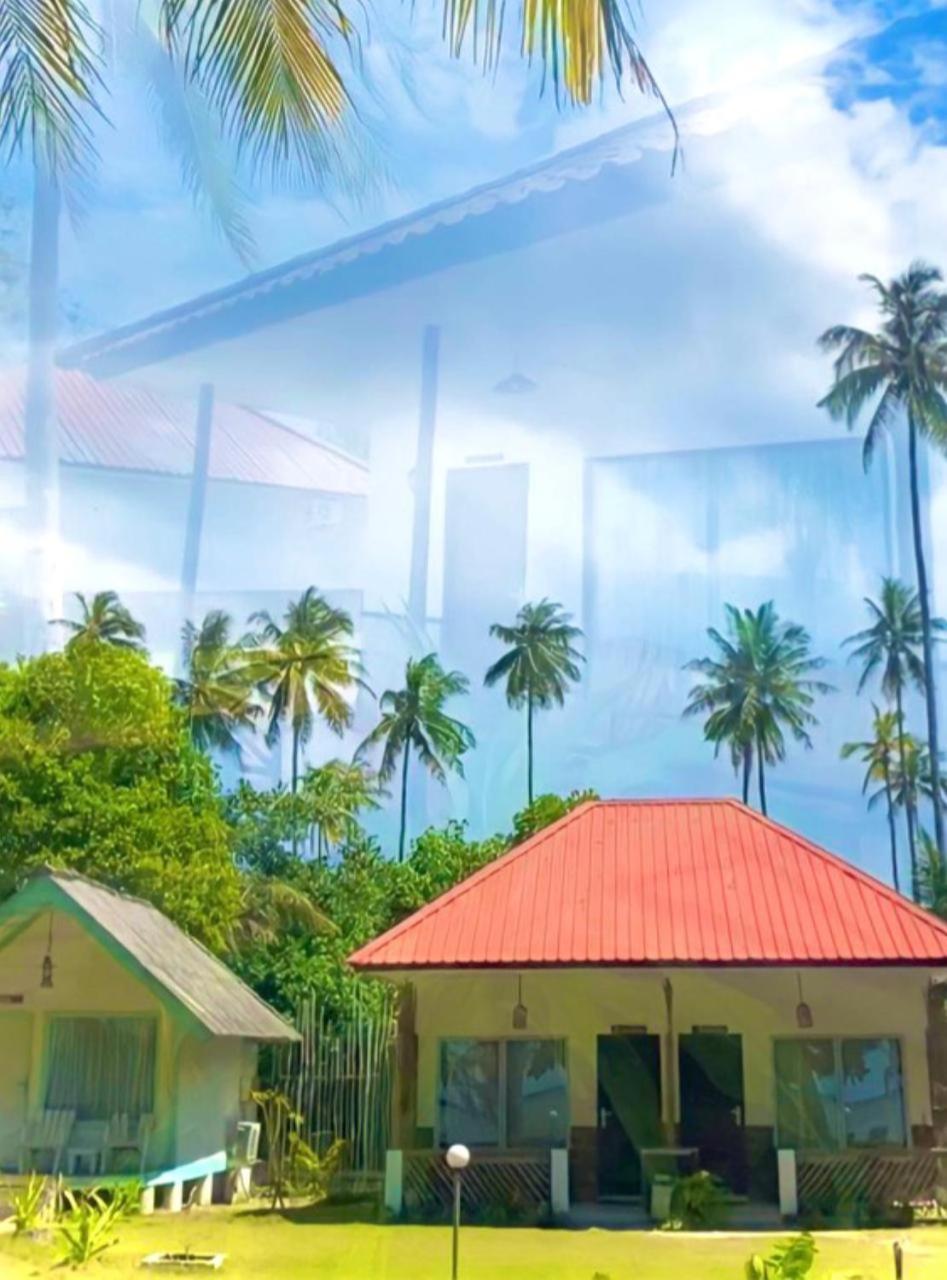 Marjoly Beach Resort Telukbakau Bagian luar foto
