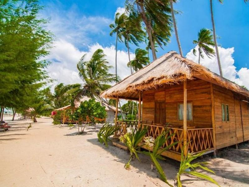 Marjoly Beach Resort Telukbakau Bagian luar foto